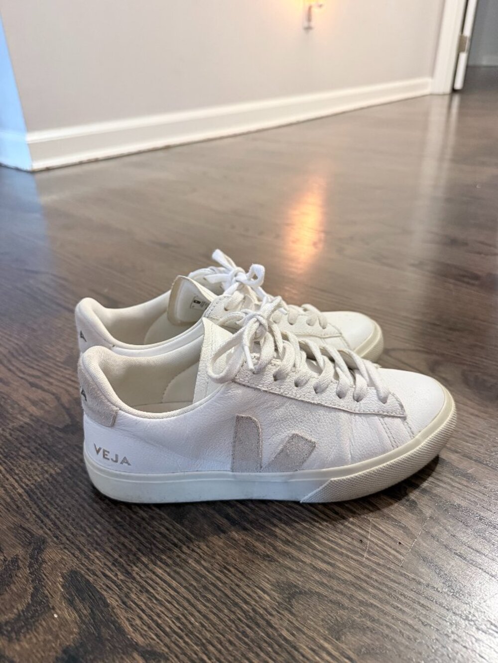 Veja Campo - Natural Suede